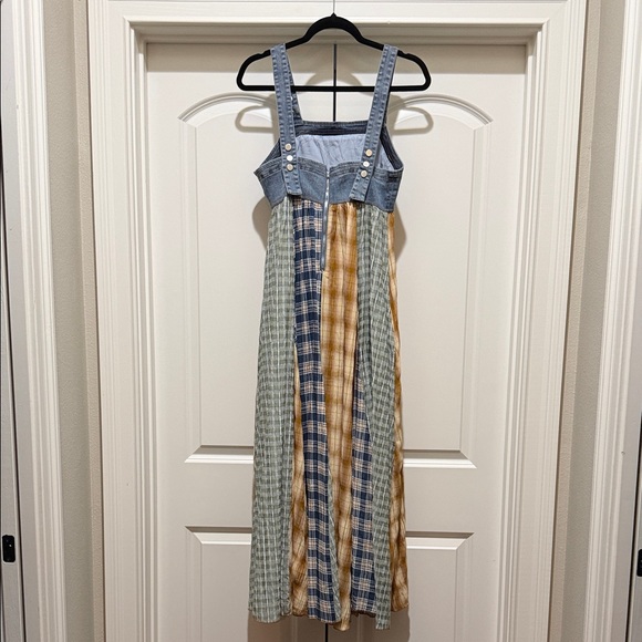 Versatile Denim and Plaid Maxi Dress - Picture 5 of 11